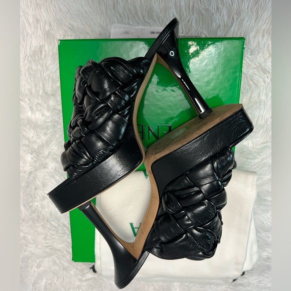 Bottega Veneta Ladies Intrecciato Board Weave Sandals - Picture 8 of 14